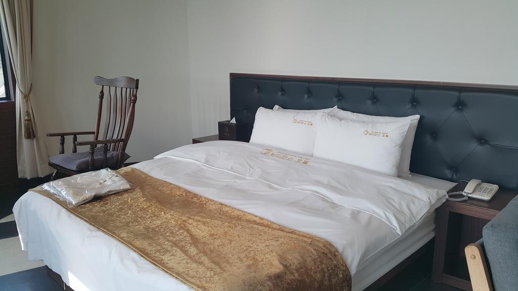 Radiance Tourist Hotel Geoje Εξωτερικό φωτογραφία