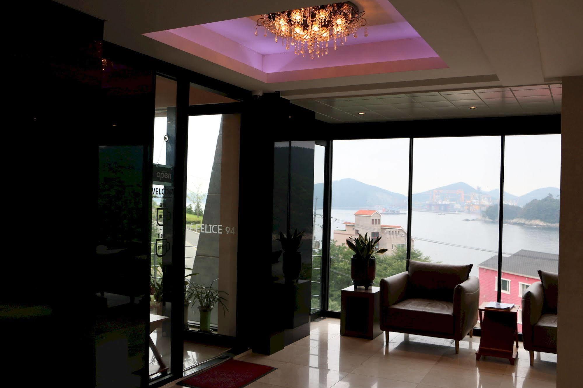 Radiance Tourist Hotel Geoje Εξωτερικό φωτογραφία
