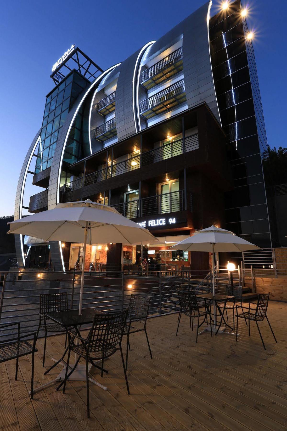 Radiance Tourist Hotel Geoje Εξωτερικό φωτογραφία