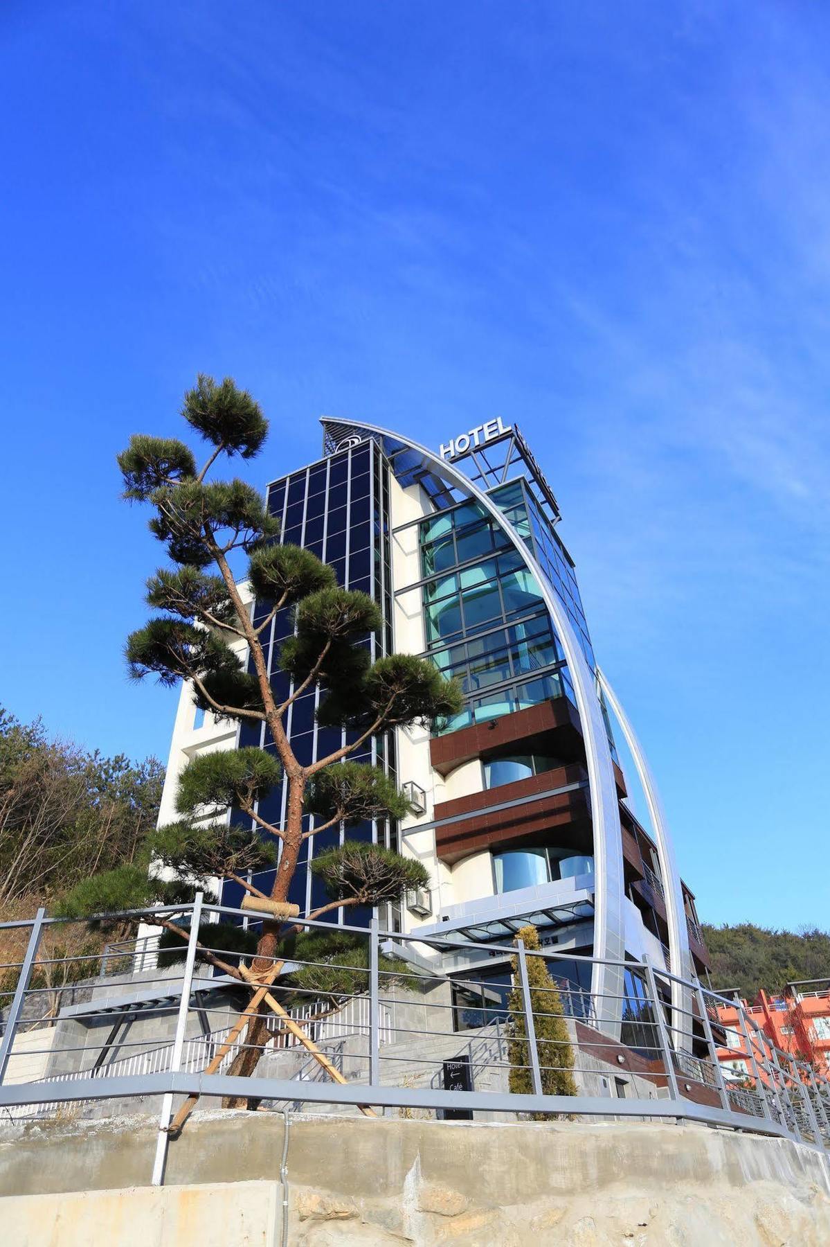 Radiance Tourist Hotel Geoje Εξωτερικό φωτογραφία